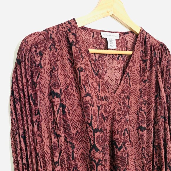 Cupcakes And Cashmere Snake Print Wrap Style Blouse XS Long Sleeve V-Neck - Picture 7 of 10